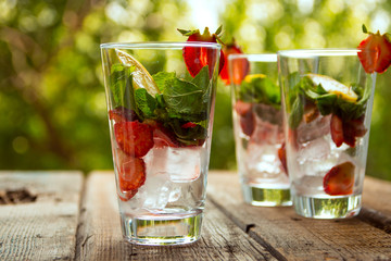 Fresh lemonade with strawbery, mint and ice