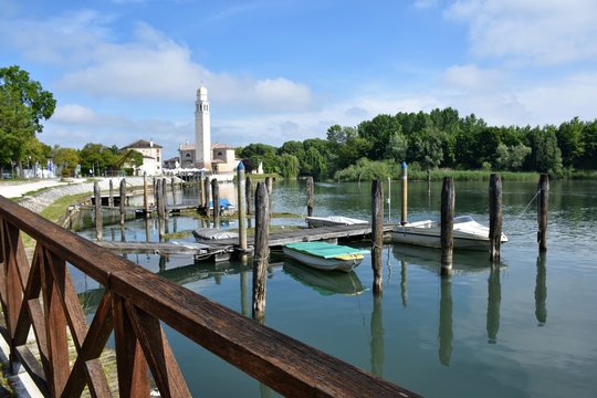 Casier tipico borgo sul fiume sile