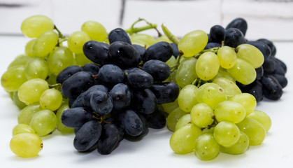 grapes white blue