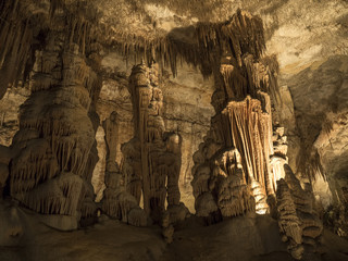 Figures in the caves of the Drach