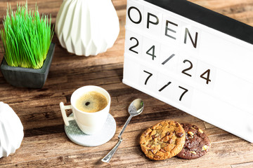 Table lumineuse :  open 24/24 7/7