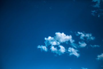 Fototapeta na wymiar Beautiful clouds against the blue sky