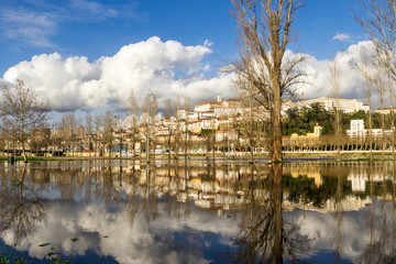 Fototapeta na wymiar Mondego river at Coimbra