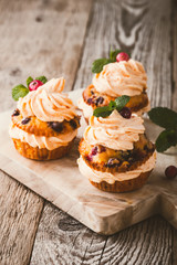 Cranberry pumpkin cupcakes