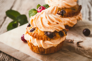 Cranberry pumpkin cupcakes