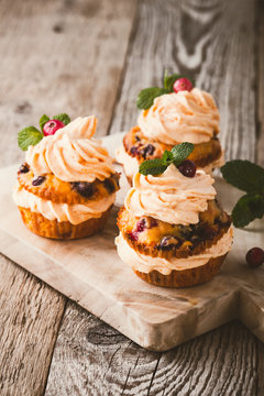 Cranberry pumpkin cupcakes