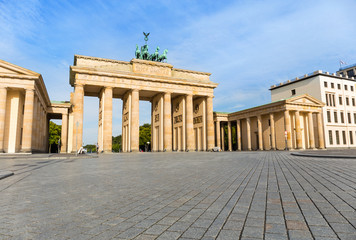 Fototapeta na wymiar Brandenburg Gate on the Paris Square in Berlin, Germany