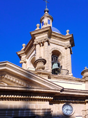 Fototapeta na wymiar Campanario de la iglesia con campanas