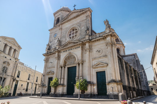 Aci Catena (Sicilia), Santuario della Madonna della Catena