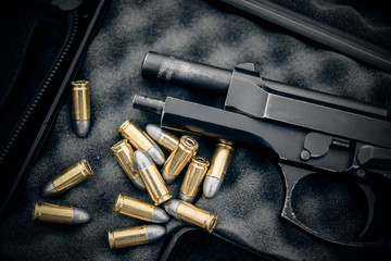 The gun and gun Short black pistol