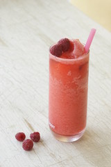 raspberry smoothie,raspberries are a delicious fruit with many health benefits,Rich in vitamins,antioxidants,and fiber