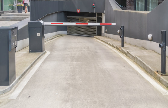 Einfahrt in eine Tiefgarage