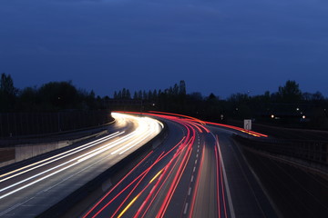 Fototapeta na wymiar Autobahn Lichtgeschwindigkeit