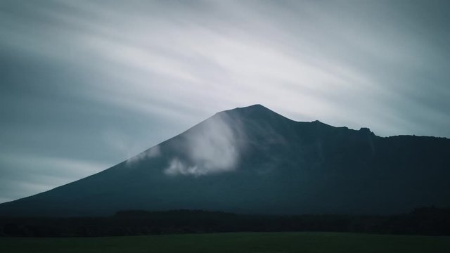 岩手山 幻想的な雲 ２Ｂ　タイムラプス ４Ｋ