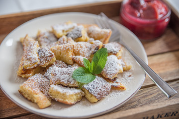 Kaiserschmarrn mit Zwetschgenröster 