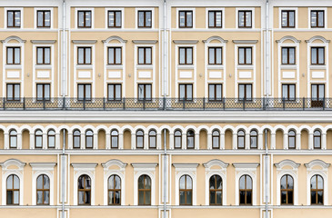 Fototapeta na wymiar The facade of the building in the classical style.