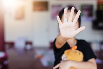 Stop abusing violence. violence, terrified , A fearful child.Stop abusing violence. violence, terrified , A fearful child