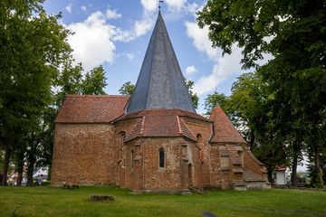 Fototapeta na wymiar Kirche in Ludorf