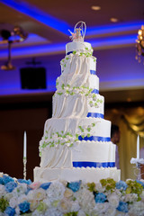 beautiful wedding cake  / white cake wedding decoration