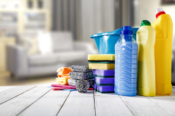 cleaning table