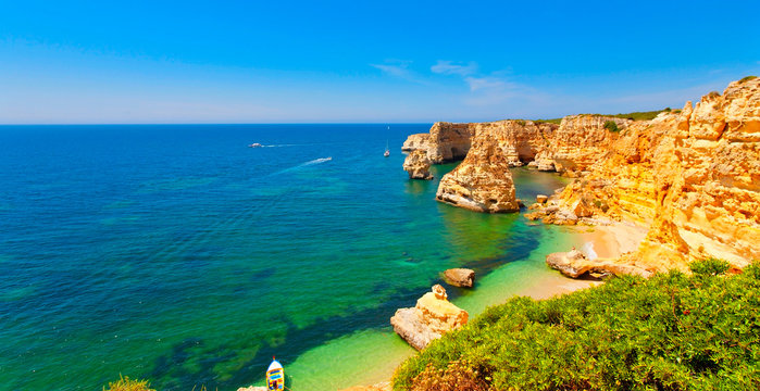 รูปภาพFelsalgarve เลือกดูภาพถ่ายสต็อก เวกเตอร์ และวิดีโอ1,201 Adobe