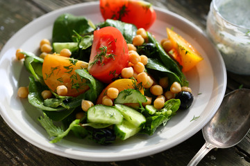 Heathy salad with tomatoes
