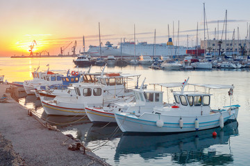 Obraz premium Heraklion. Fishing boats in the old port.