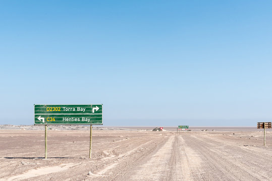 T-junction between the C34 and D2302 to Torra Bay