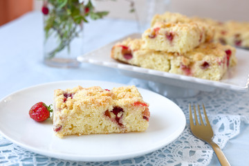 Streuselkuchen mit Erdbeeren