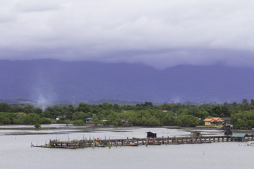 The coastal fisheries in Chanthaburi province, Thailand, แหล่งท่องเที่ยว bridge Chanthaburi.