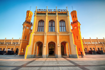 Obraz premium WROCLAW, POLAND - AUGUST 23, 2017: Main Railway Station. After the renovation before EURO 2012 a new car park was built, the facade was renewed and commercial points were opened inside.