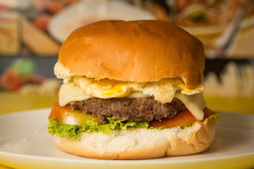 Sanduiche Gourmet Xtudo com batata frita