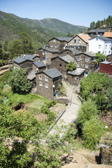 Fototapeta na wymiar Casas de xisto em Piodão, aldeia histórica de Portugal