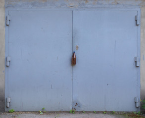 Metal gates