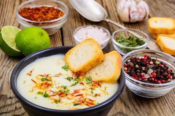 Spicy vegetarian vegetable puree soup