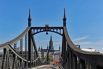 Fototapeta na wymiar Neutorbrücke mit Ulmer Münster