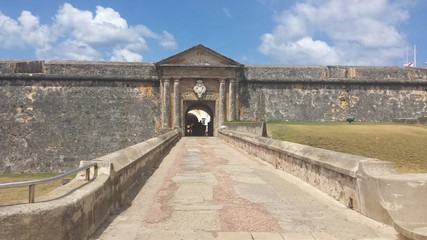 entrada hacia la fortaleza