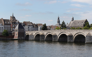 Obraz premium View of St. Servatius Bridge
