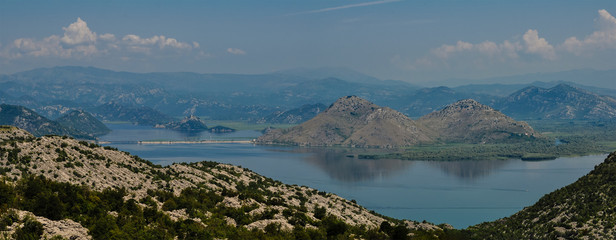 Naklejka premium Blick auf den Skutarisee in Montenegro