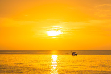 The golden sun in the morning of a new day on the sea in the Gulf of Thailand - 169877981