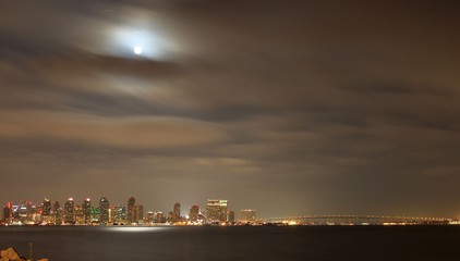 Fototapeta premium Full Moon Over San Diego 2