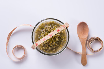Boiled green mung beans with sugar syrup