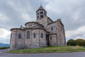 Fototapeta na wymiar église de Saint-Nectaire, Puy-de-Dôme, Auvergne, France