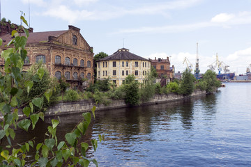 Fototapeta na wymiar Views of the river of Ekateringofsky bridge, St. Petersburg, ancient buildings