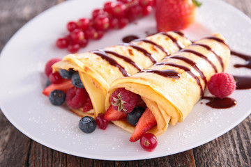 crepe with fruits