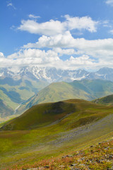 Beautiful Georgian Caucasus Landscape in Upper Svaneti  fonfonefonovyi riezhimkontiekstobrazovaniiepodghotovkapodopliokapriedposylkapriedystoriiaproiskhozhdieniiezadnii planзадний планконтекстобразова