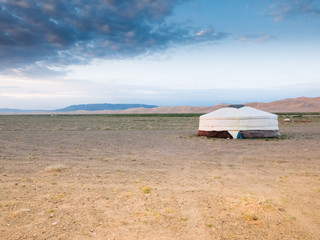 Deserto del Gobi in Mongolia con Yurta