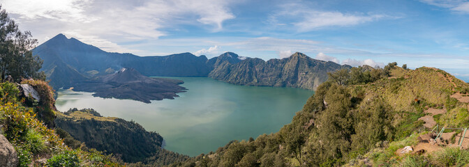 Fototapeta na wymiar Mount Rinjani crater Lombok island, Indonesia