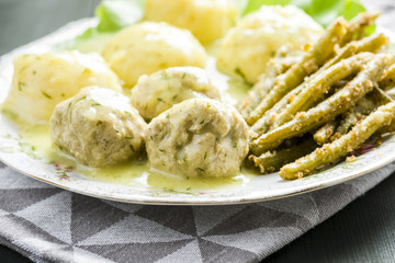 Meatballs in dill sauce