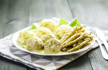 Meatballs in dill sauce